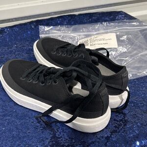 allbirds Black and White Low-Top Women's Sneakers